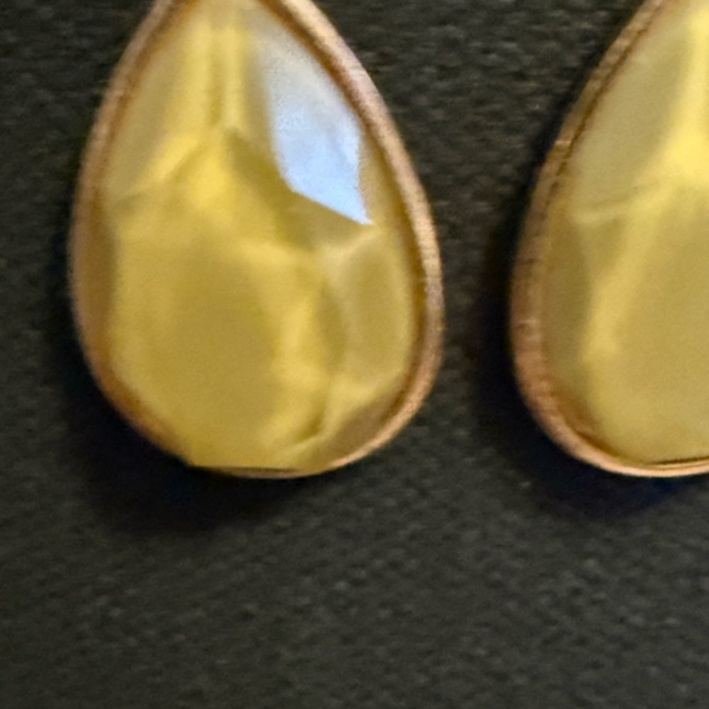 Elegant Grey stone Teardrop Earrings - Picture 2 of 5